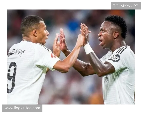 姆巴佩赛后拉着维尼修斯欲加入冲突遭拦截场面引关注