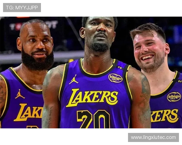 雷迪克盛赞艾顿进攻端耐心十足称其今晚发挥堪称完美